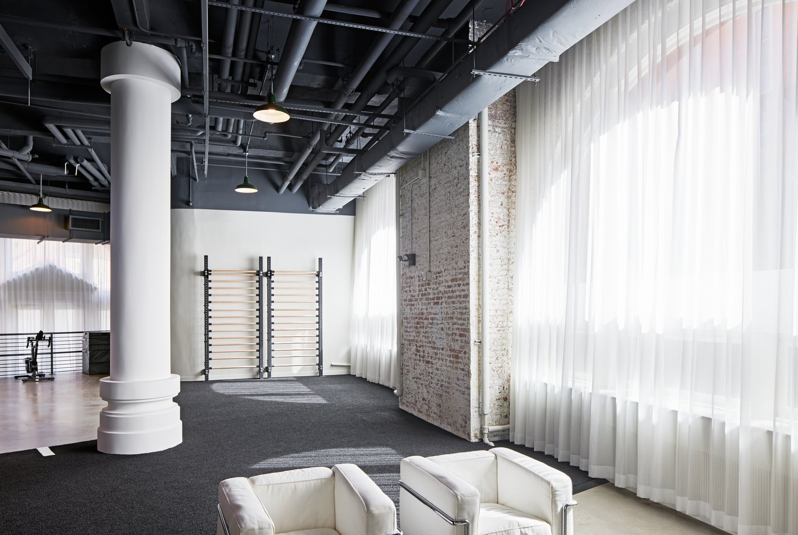Recovery lounge